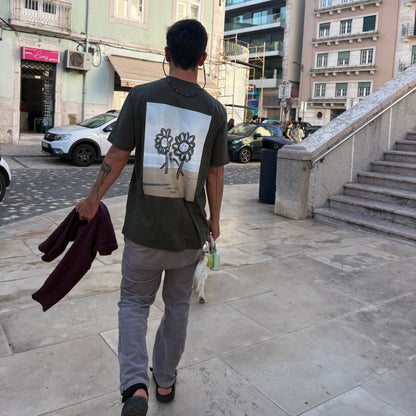 DOS FLORES EN LA PLAYA